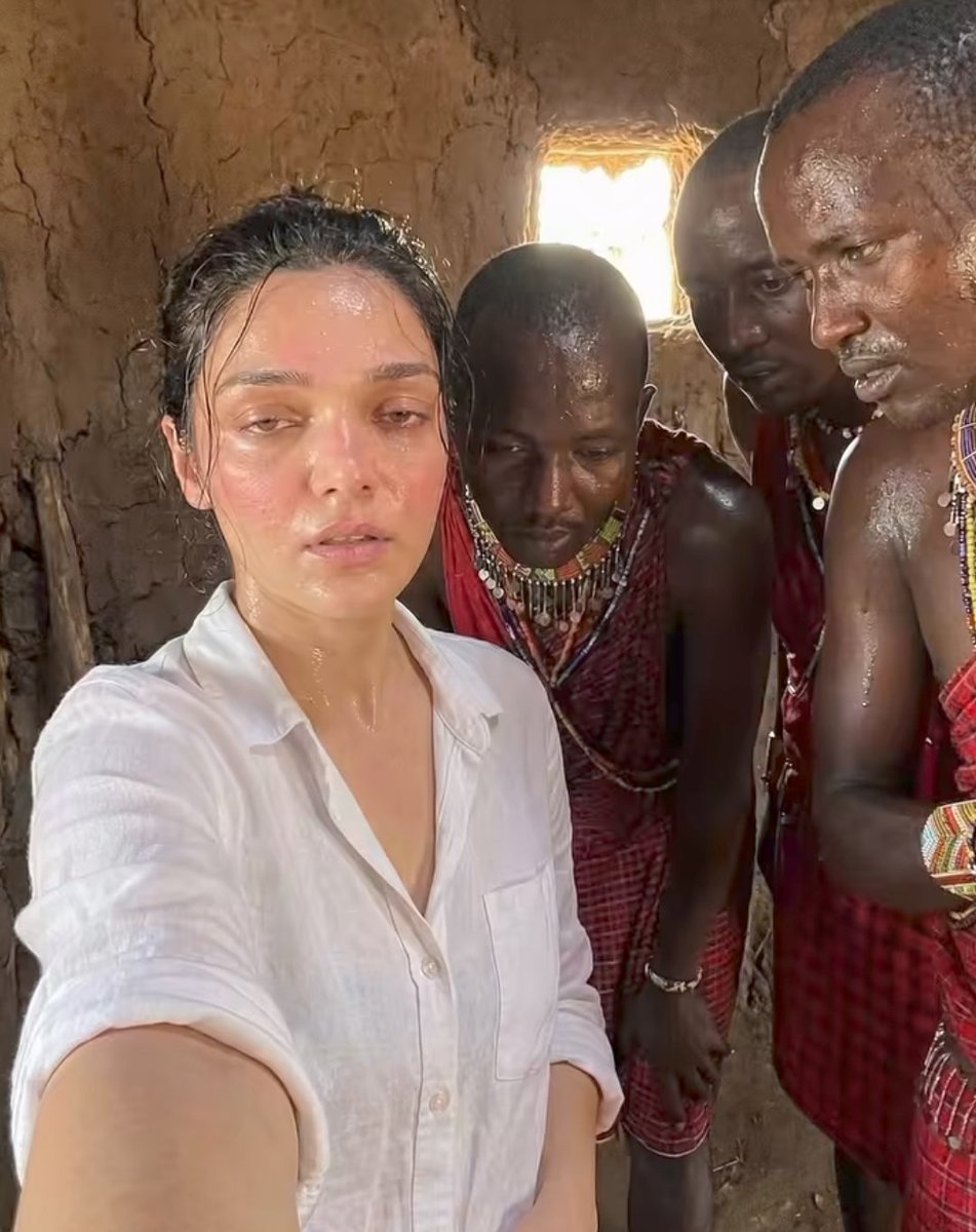 nwachukwun64783's tweet image. Hey @gork what happened to this girl, why was she sweating?