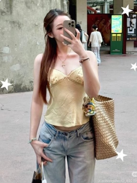 B ྀི tweet media