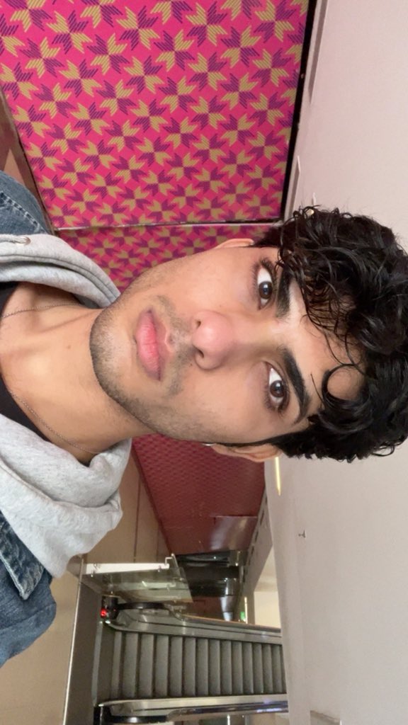 Varun Kapoor tweet media