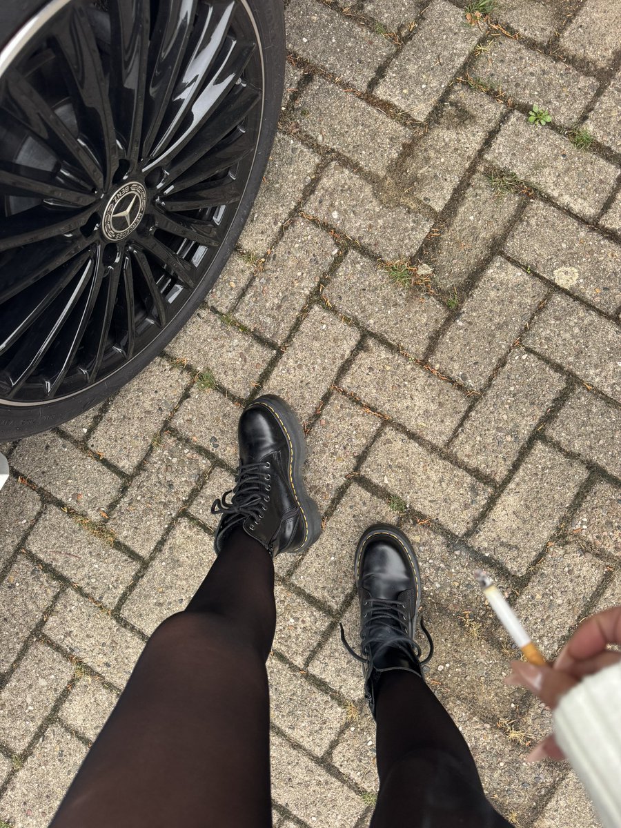 Ich brauchen ein Aschenbecher 🚭