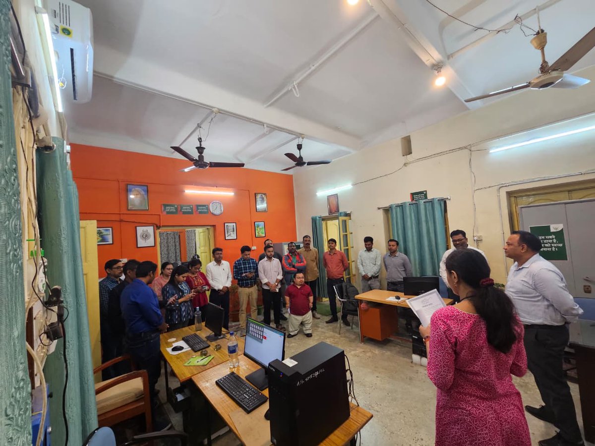 FciMalda's tweet photo. "स्वच्छता पखवाड़ा" के अंतर्गत भारतीय खाद्य निगम, मंडल कार्यालय मालदा में कार्यालय प्रमुख द्वारा कर्मचारियों को स्वच्छता शपथ दिलवाया गया।
#SpecialCleanlinessDrive
#SwacchtaPakhwada
#FCI
#FoodCorporationofIndia https://t.co/sLhaDa58KM