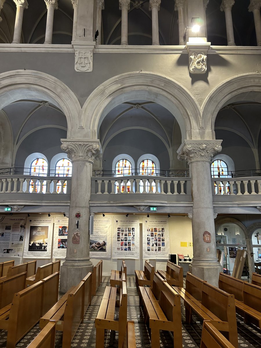 timelessflo's tweet image. Cannes ⛪️