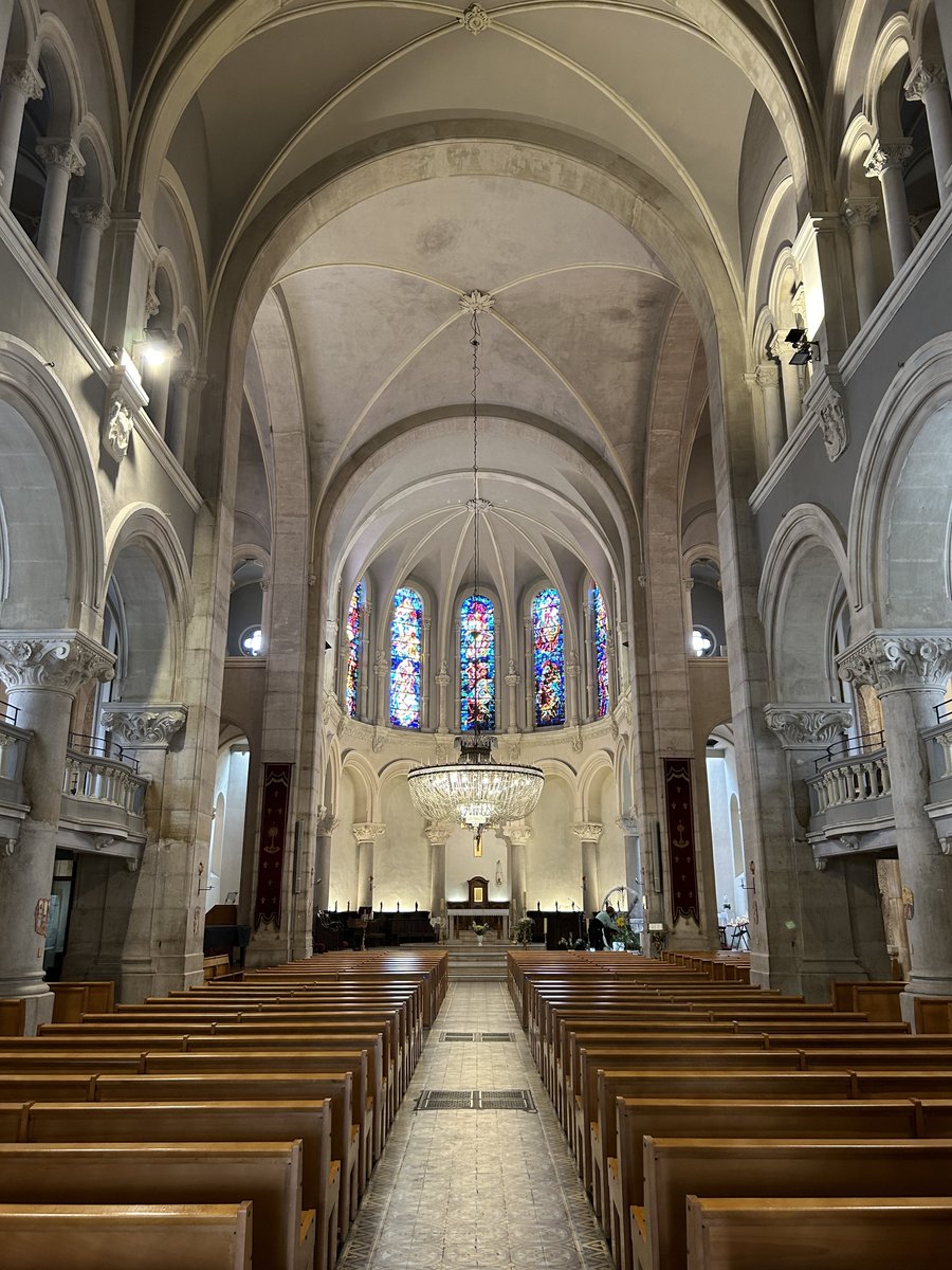 timelessflo's tweet image. Cannes ⛪️