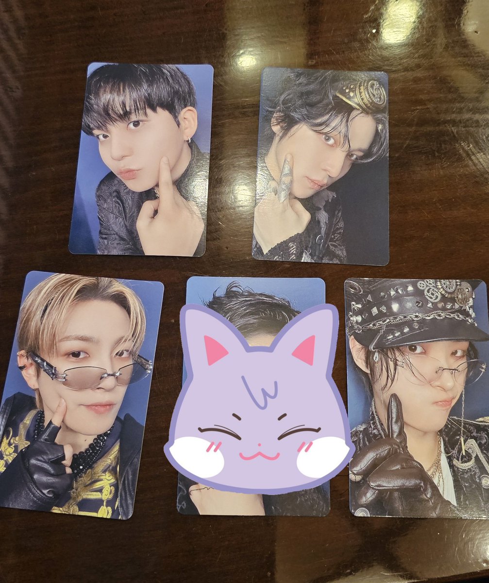 cannaco's tweet photo. ATEEZ交換
GOLDEN HOUR : Part.4
タワレコ ラキロト/通常特典

【譲】➀ラキロト(画像1枚目)
　　　🐿🐶🐥🐻
　　　②通常特典（画像2枚目）
 　　　🐿🐰🐶🌼🏔🐥🐈‍⬛

【求】同種ラキロト🐰
　　　同種通常特典🐻

郵送希望ですが、ザパフォ4/11（土）での手渡しも可能です🙇‍♀️よろしくお願いいたします。 https://t.co/b9S4BFj6N8