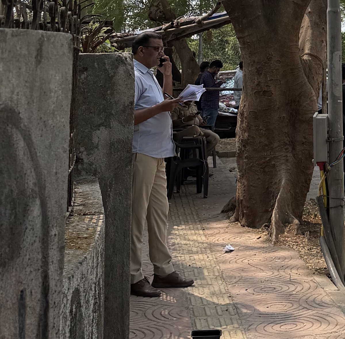 A mannerless rto officer.