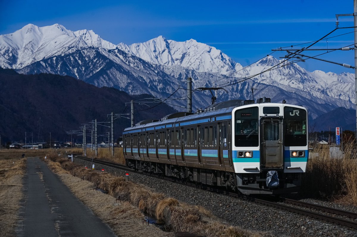 2026/2/15
3238M 普通 松本行き 211系313編成
背景に白馬の雪山を