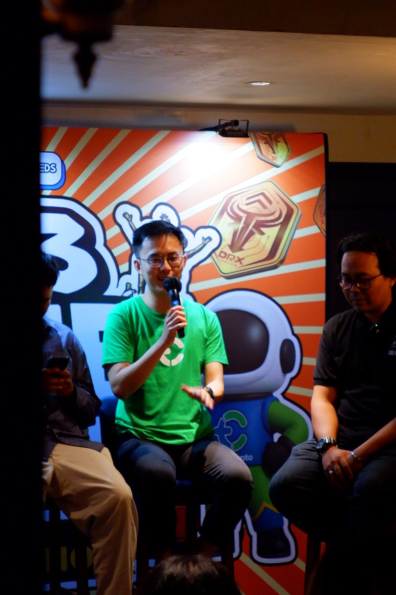 xVian_7's tweet photo. Web3 education in Indonesia shouldn’t be exclusive — it should be inclusive, accessible, and understood by everyone.

Thanks for the collaboration between @Tokocrypto &amp; @DrxToken 

Together, we’re building the future of Web3 in Indonesia.

#Crypto #CryptoIndonesia #Web3 https://t.co/pjln3nRweD