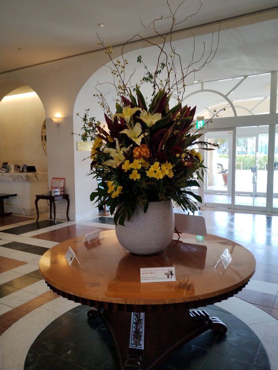 今日は地元のホテルランチ