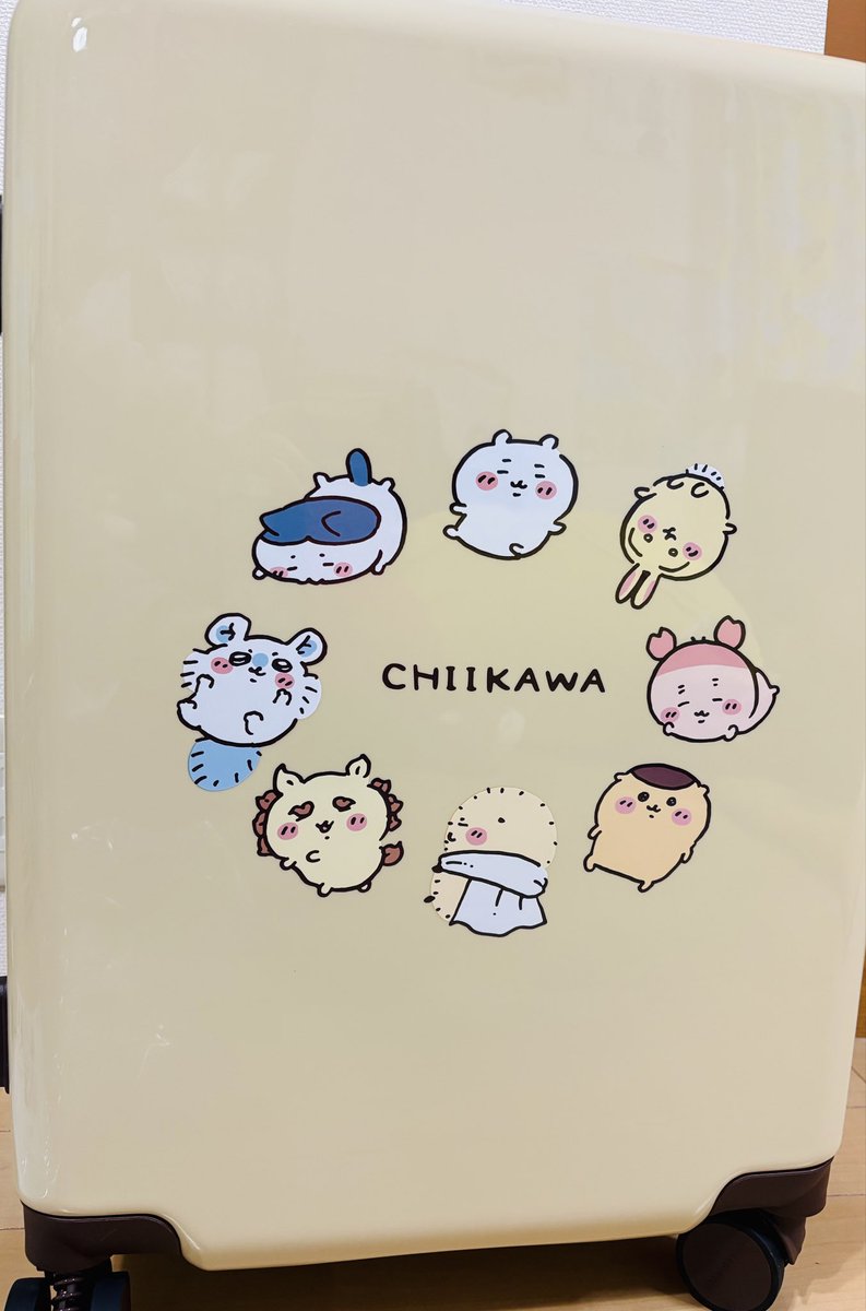 見て〜!全然使う予定ないけど可愛い!ちいかわのスーツケース!買っちゃった!中まで可愛いんですよ🩷 