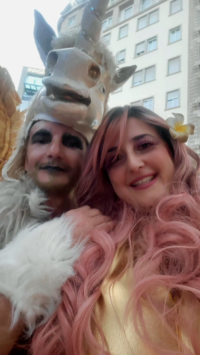 NFeliz #carnaval 2026 #santacruzdetenerife #ritmoslatinos #lascelias #karolg instagram.com/p/DU2mQG1DBuX/…