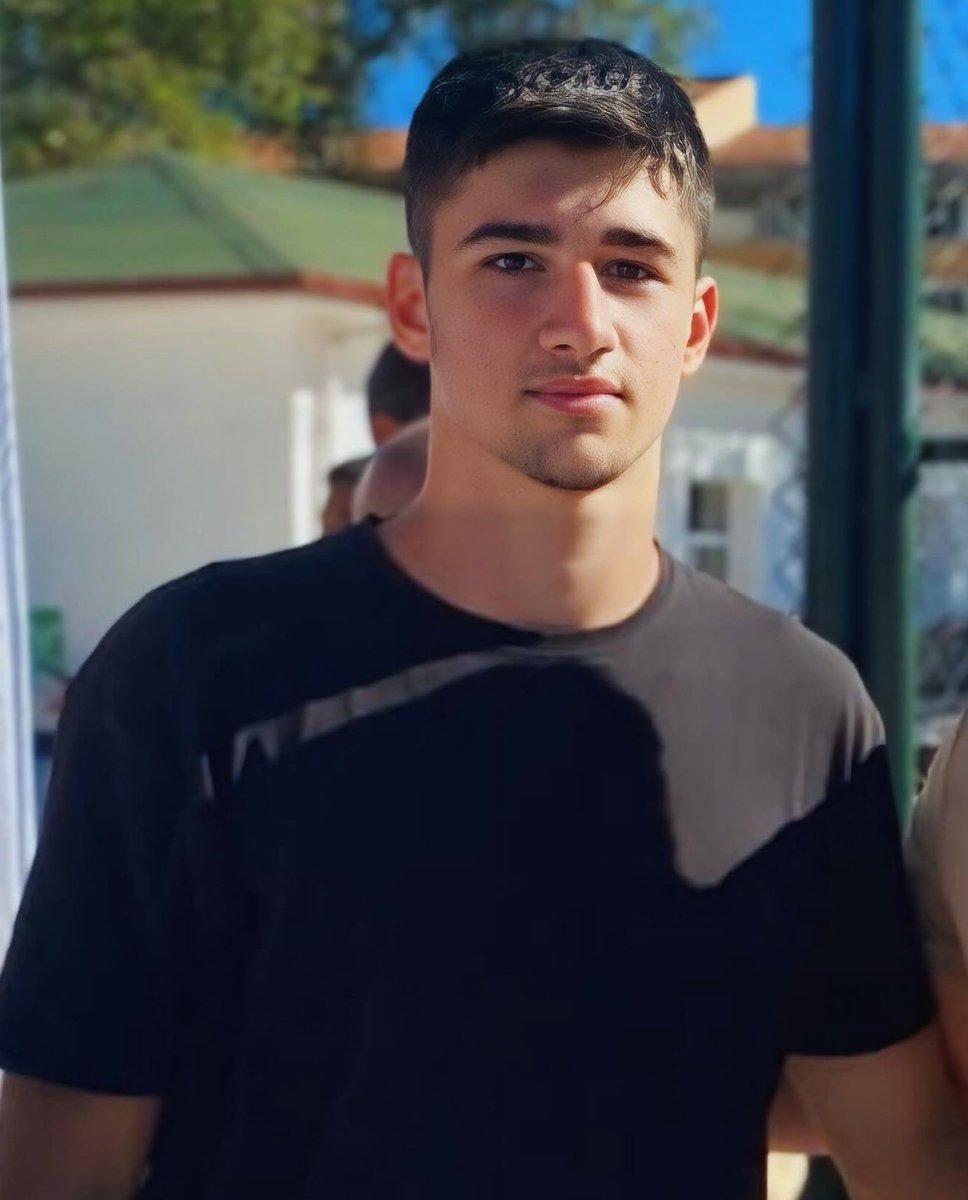 iisilm's tweet image. Davamız istediğimiz gibi sonuçlandı. Katil en üst cezayı aldı, ağırlaştırılmış müebbet. Kardeşim can verirken susanlar, “Tanıklık yapın” dediğimizde dilsiz kesilenler, Berkay’ın yanında olması gerekirken üç maymunu oynayan o kişiler.. İlk başta Berkay’a iftira atan, katil için “o