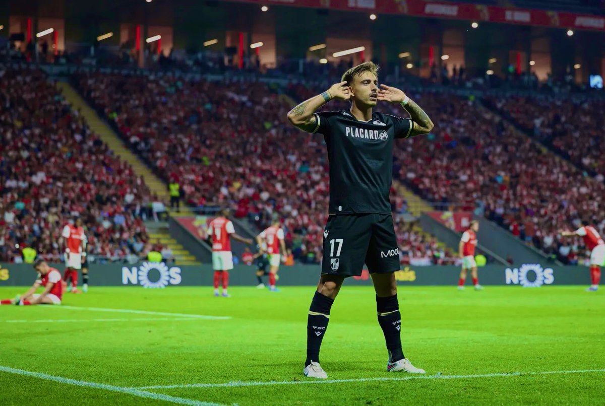 Ano após ano, somos confrontados com altos e baixos, mas nunca deixamos de lutar. O nosso clube e o nosso povo é a prova de resiliência e paixão. Sábado, é dia de invadir Marrocos e mostrar, mais uma vez, o porquê de sermos tão diferentes. Ainda há tempo. Acredita, Vitória. 🤍