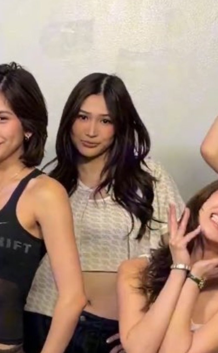 The hair, the fit, the face card 😩 ang ganda mo palagi <a href="/bini_jhoanna/">Jhoanna Robles 🦋</a> acckkkk