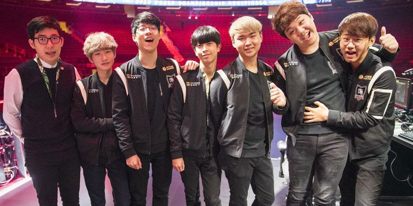 <a href="/lolesports/">LoL Esports</a> How about one team