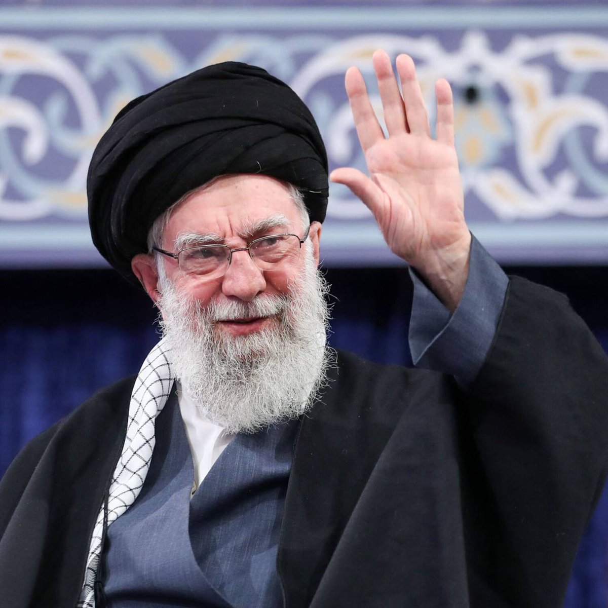 Tachai_213's tweet photo. رهبر معظم انقلاب: ما داغدار و عزادار خون‌های ریخته شده در فتنه دی‌ماه هستیم 
#عزیز_ایران https://t.co/bTwLrdYG9g