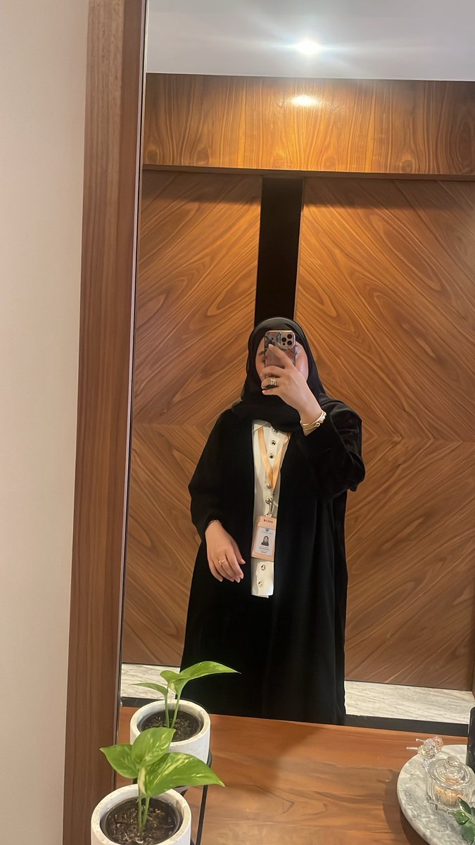 鹿花丽|شادن tweet media