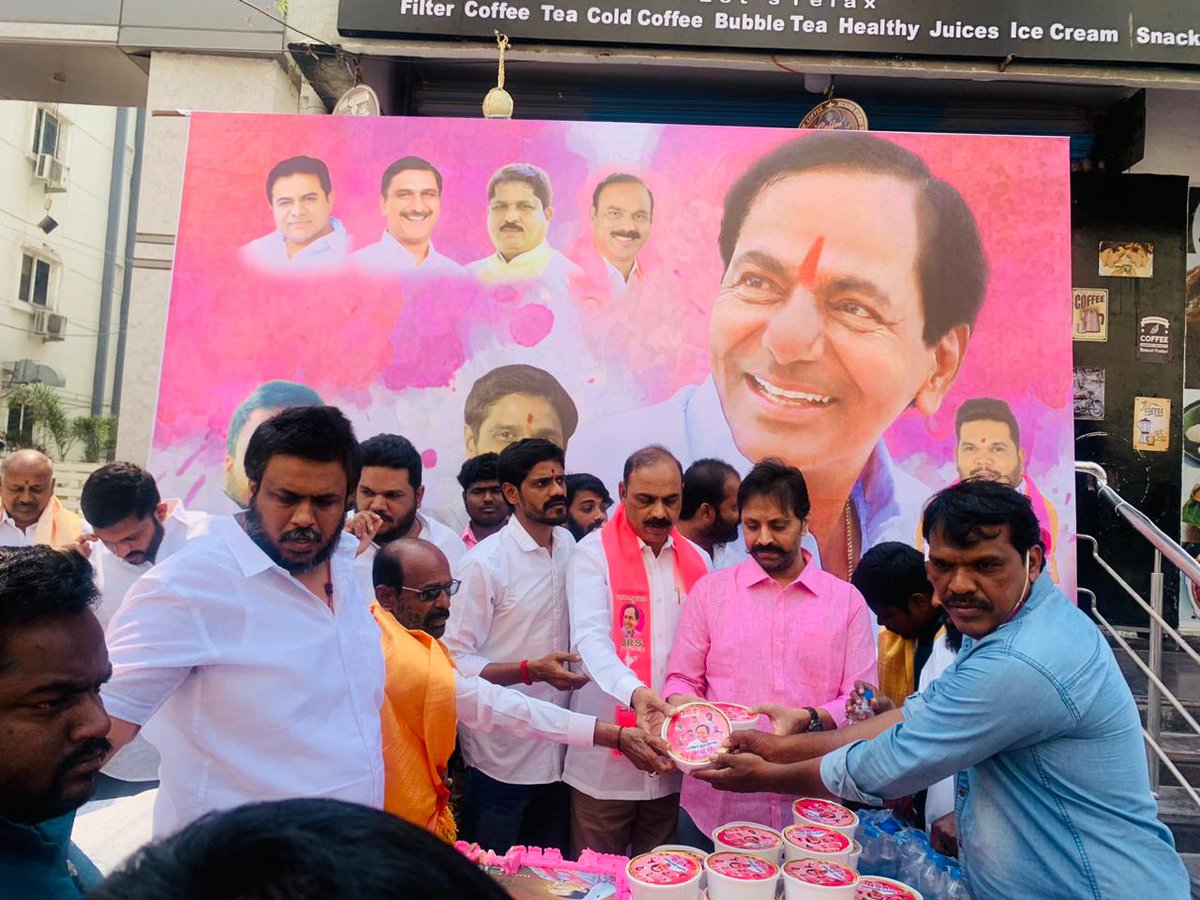dcstunner999's tweet image. Attended BRS Party  President #KCR garu birthday celebration at Gokul Plots in Serilingampally Constituency &amp;amp; distributed Food Boxes on the occasion 
#HappyBirthdayKCR