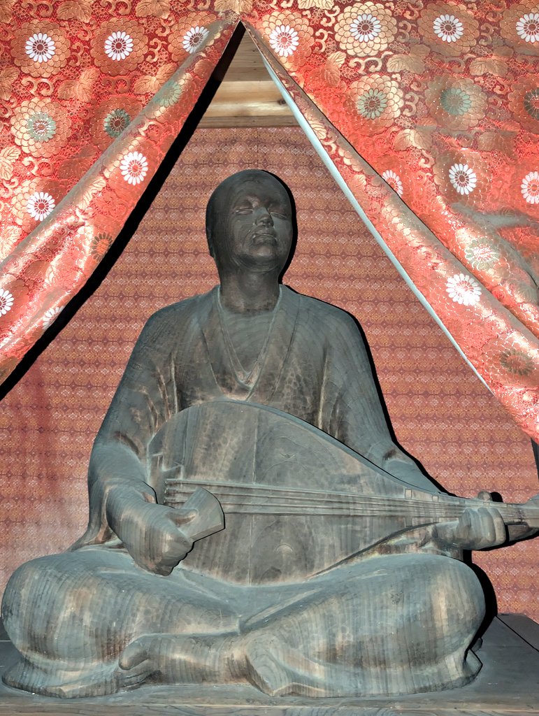 夜の赤間神宮を参拝。
弁々さんのスペカ的な。