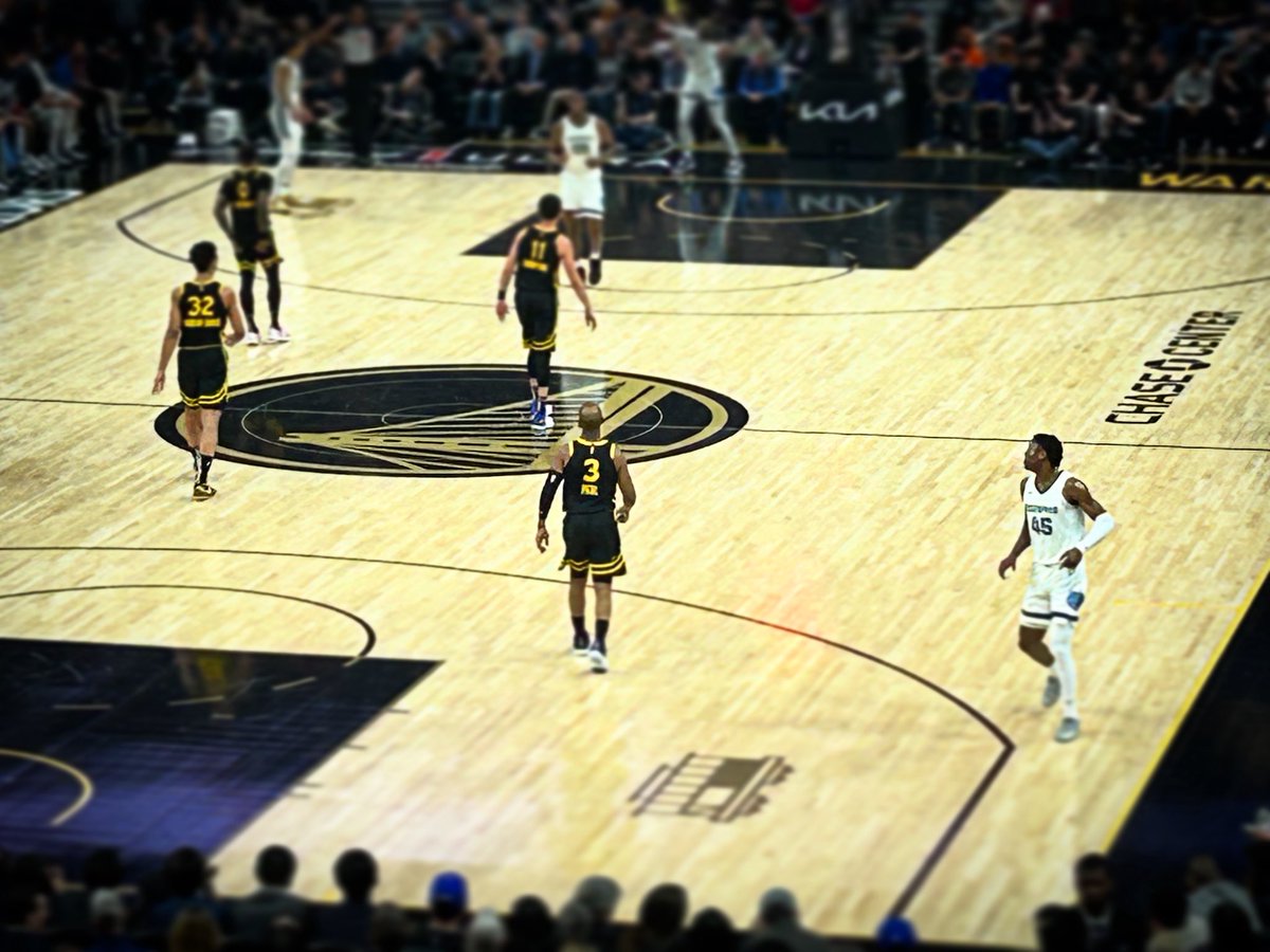 CP3pointgod61's tweet photo. 2010年から見始めて16年間、本当にありがとう。
ずっと、私のヒーローでした。

もうクリポのプレイが見られないって未だに信じられない。
優勝リングを手にしたクリポの笑顔を見る瞬間をずっと楽しみにしていたけれど、NBAから退いた今後のキャリアも見届けさせてもらいます。

#ThankYouCP3 https://t.co/3cxTVj5UbF