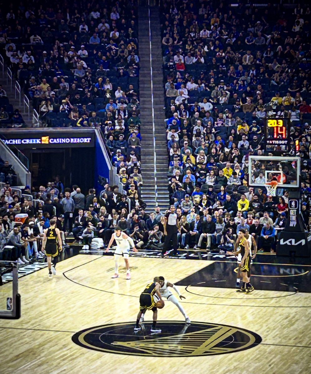 CP3pointgod61's tweet photo. 2010年から見始めて16年間、本当にありがとう。
ずっと、私のヒーローでした。

もうクリポのプレイが見られないって未だに信じられない。
優勝リングを手にしたクリポの笑顔を見る瞬間をずっと楽しみにしていたけれど、NBAから退いた今後のキャリアも見届けさせてもらいます。

#ThankYouCP3 https://t.co/3cxTVj5UbF