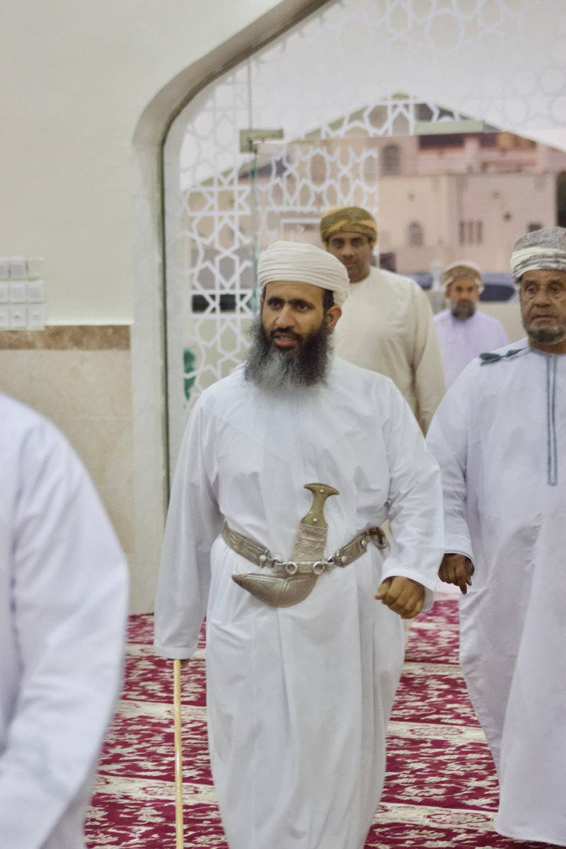 awqaf_ibri's tweet photo. افتتاح مسجد الودود ببلدة مقنيات في ولاية عبري تحت رعاية الشيخ الدكتور عبدالرحمن بن أحمد بن حمد الخليلي، تزامنًا مع قدوم شهر رمضان المبارك، حيث ستُقام فيه صلاة التراويح لأول مرة هذا العام. ويتسع المسجد لـ1300 مصلٍّ، وتبلغ مساحته الداخلية 1200 متر مربع. https://t.co/9vB6Gw7fkp