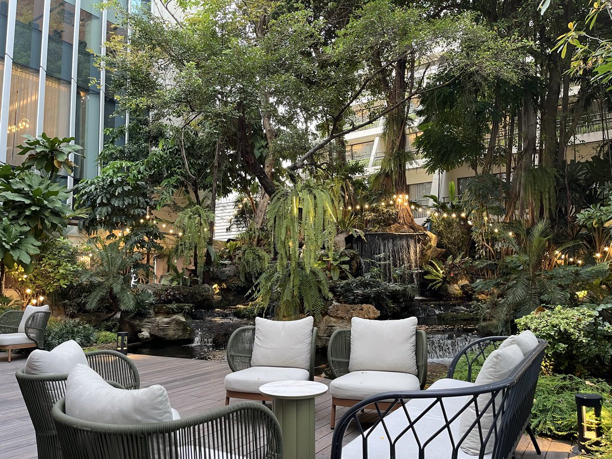 นานๆจะได้ไปใช้ #ห้องน้ำ ในโรงแรม เวลามีงานเลี้ยง Mövenpick BDMS Wellness ตรงต้น #วิทยุ ดูสงบเงียบ น่าผ่อนคลาย มีกระดาษ #ทิชชู #สายชำระ ให้ด้วย #สุขาอยู่หนใด #toilet #BKK caring for users #Thailand #hotel