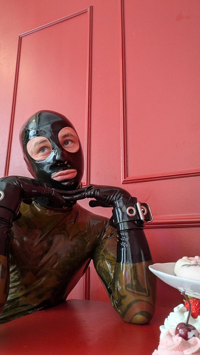 Kinky Reflections tweet media