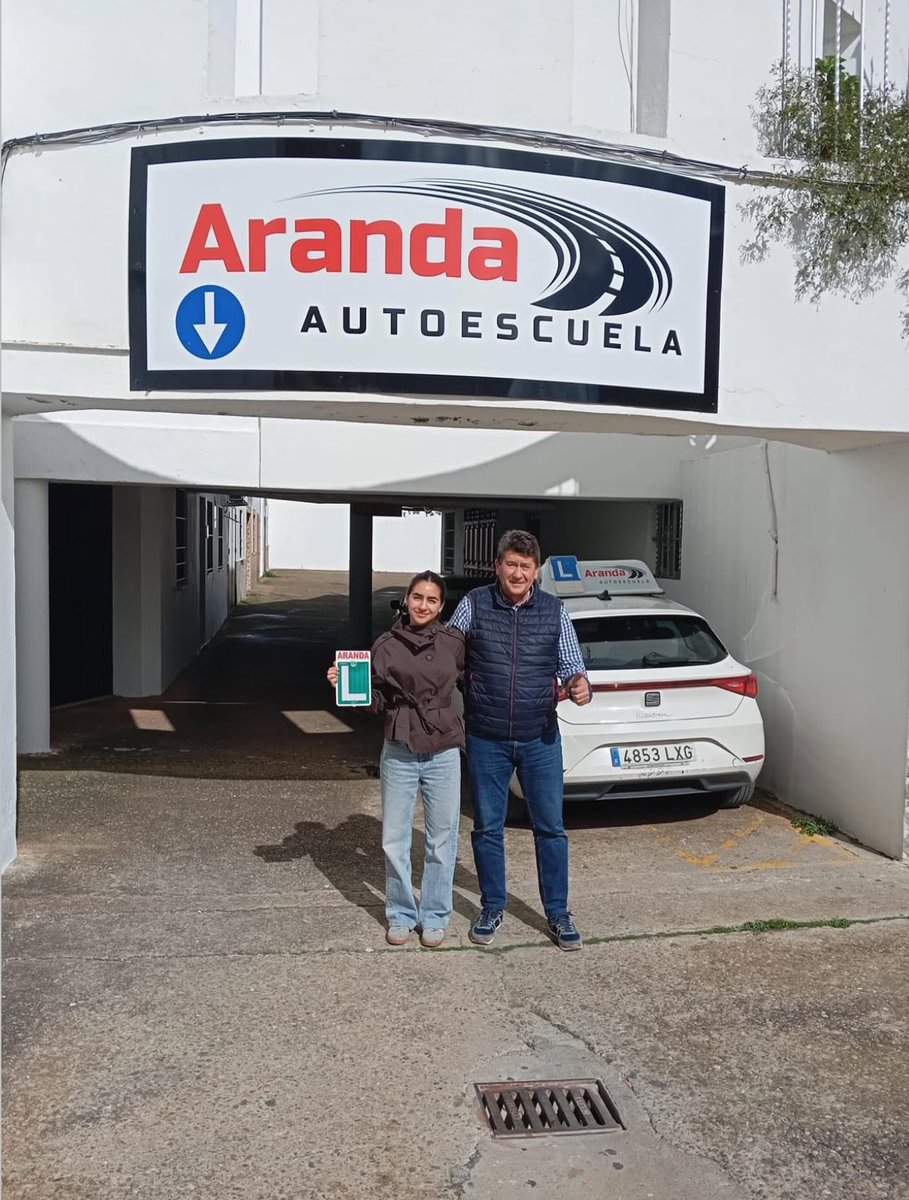 AutoescAranda's tweet photo. Enhorabuena por tu APTO, Claudia!!!! Disfrútalo con muchísima precaución. 💪🏻✅🚗 https://t.co/thQU3AQkvL