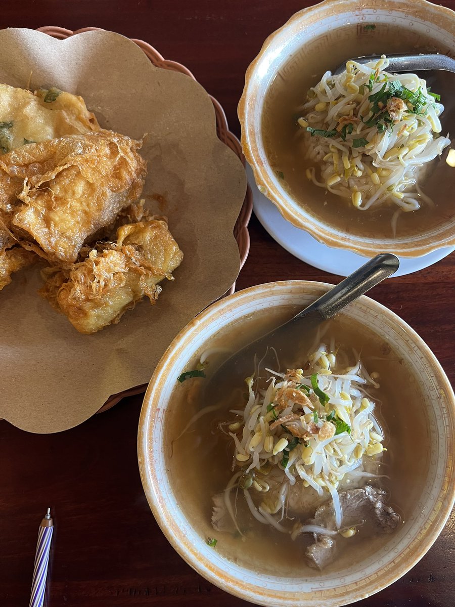 Racunkudishopee's tweet photo. Stasiun Purwokerto jadi tujuan mudik terlaris 2026.

I'll spill the yummy foods in Purwokerto

Avail on shopeefood, might be your reference🥰
1 porsi just 10-20k. https://t.co/4ORLN4LBEN