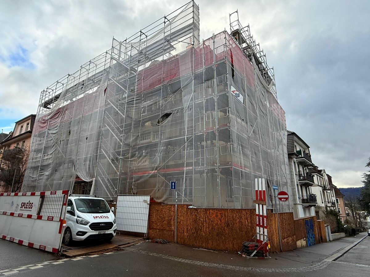 LighthouseZH's tweet photo. Altersresidenz Carmenstrasse – eine neue Ära beginnt.

Fischgrat-Parkett, hohe Fenster, viel Licht.
Mit Sorgfalt saniert. Mit Charakter bewahrt.
Stilvolles Wohnen am Zürichberg – ab 1. Mai 2026.

Mehr Infos auf unserer Webseite.

#Zürich #Zürichberg #ResidenzCarmenstrasse https://t.co/iMgljJ1uLT