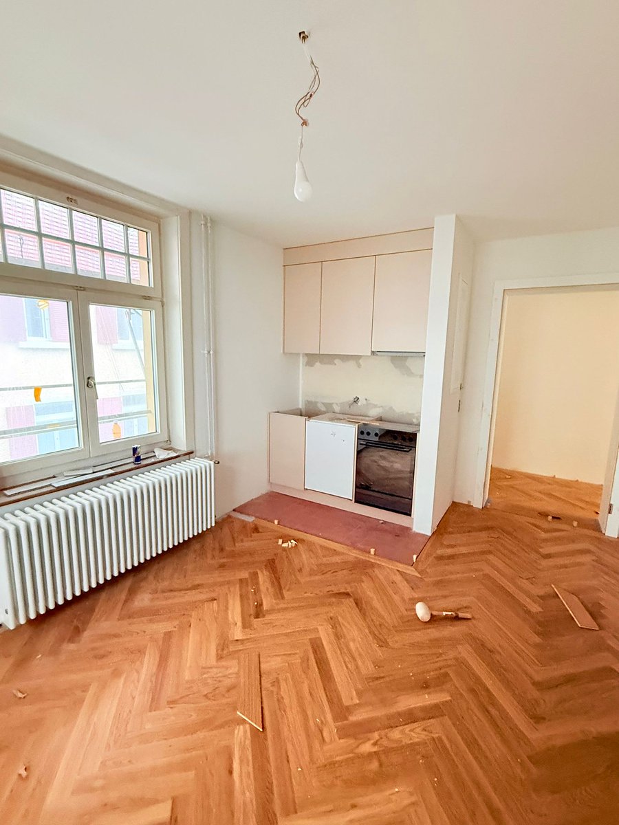 LighthouseZH's tweet photo. Altersresidenz Carmenstrasse – eine neue Ära beginnt.

Fischgrat-Parkett, hohe Fenster, viel Licht.
Mit Sorgfalt saniert. Mit Charakter bewahrt.
Stilvolles Wohnen am Zürichberg – ab 1. Mai 2026.

Mehr Infos auf unserer Webseite.

#Zürich #Zürichberg #ResidenzCarmenstrasse https://t.co/iMgljJ1uLT