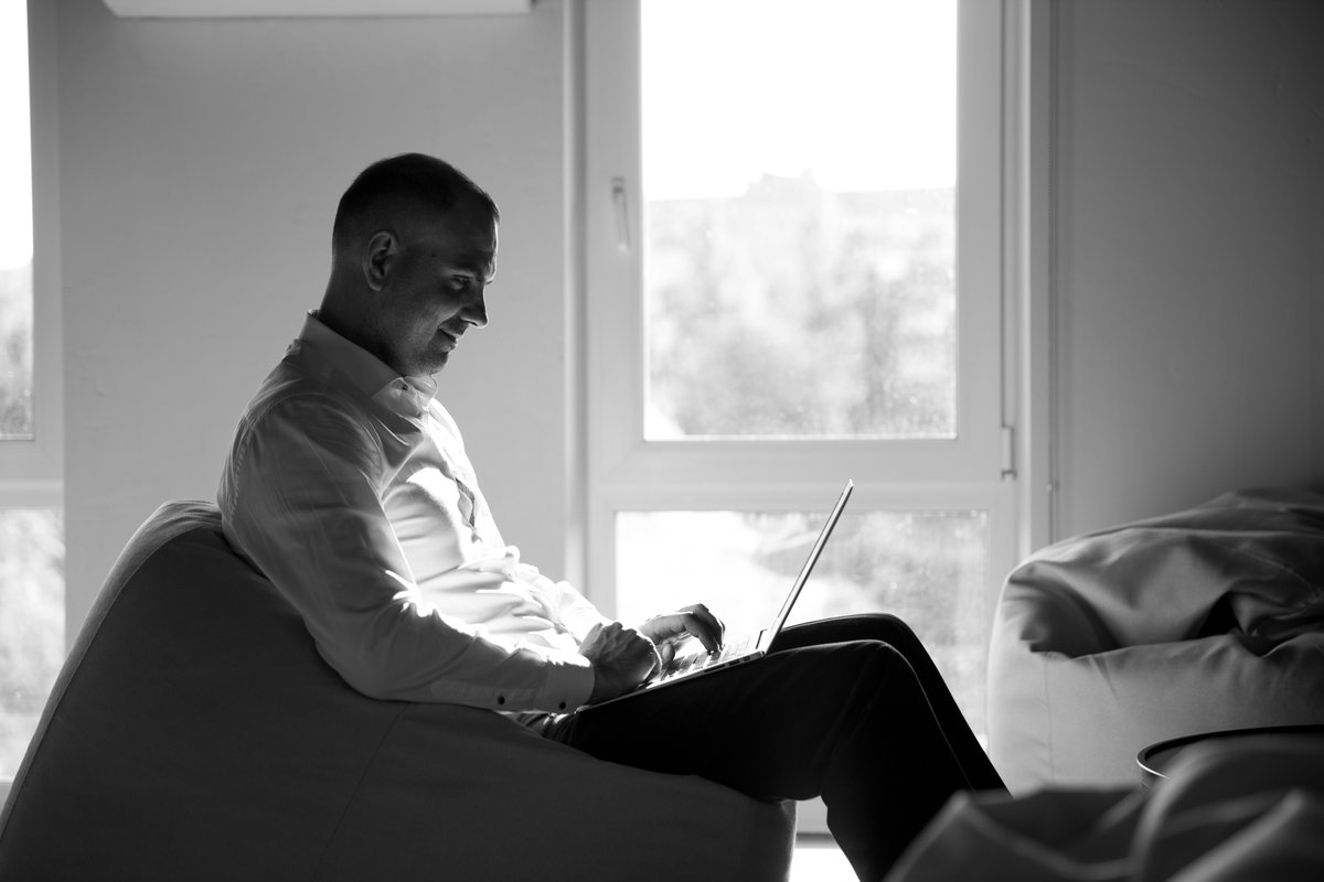 27 Jan.
4:00 PM UTC.

Our token dropped 98% in the first hour.

$150K spent.
Six months of work.
Minutes — and everything was destroyed.

But we did what not everyone does.

Full story ↓
🔗 sanity.fund/what-does-not-…

To be continued…