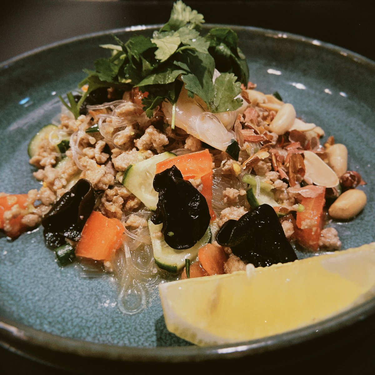 2026/2/17(火)

オープンしました。
火曜日はエスニックおつまみがあります。
皆さまお待ちしてます！

🇹🇭MENU🇹🇭
・スパイスからあげ(定番)
・ヤムウンセン(ハーブ香る春雨サラダ)