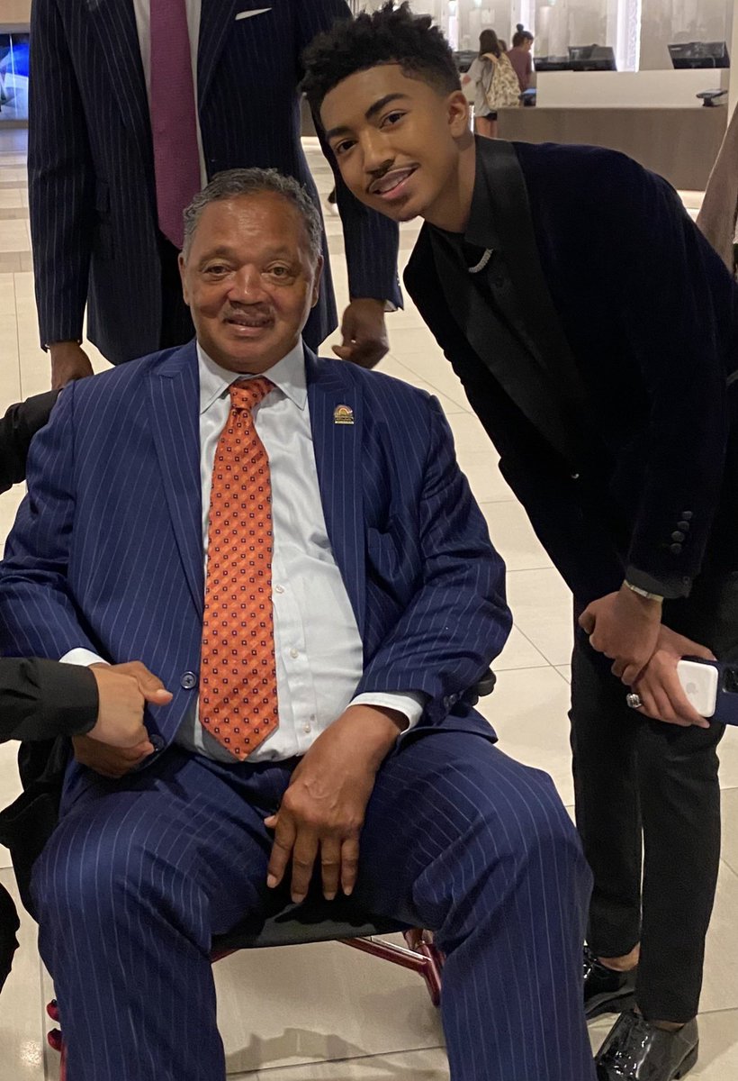 jdawildchild's tweet photo. 💔 Jesse Jackson

Will always remember these moments. 
Thank you for inspiring and speaking for all of "US" 🙏🏽
Always grateful for inspiring my daughter &amp; son as well🙌🏾 #JesseJackson #reverendjessejackson #legendforeverygeneration https://t.co/h3qalizlsD