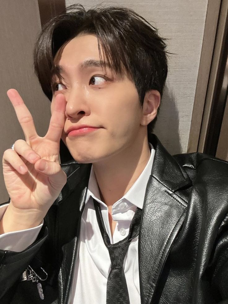 [Thai Trans] 2026.02.16: Youngjae's Space <a href="/ChoiArs_YJ/">YOUNGJAE</a> 

1. ยองแจบอกว่า ยองแจเปลี่ยนภาษาในแอพทั้งหมดเป็นภาษาญี่ปุ่นแล้ว แต่คันจิมันยาก กลัวกดผิดปุ่ม
2. ยองแจกลับมาบ้านที่ต่างจังหวัด มาไลฟ์อยู่อีกห้องนึง เพราะว่ามีหลานอยู่ (น่าจะกลัวเสียงดัง)
3.