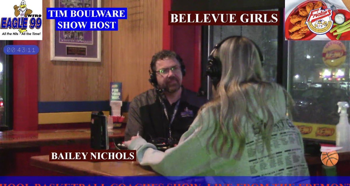 LadyRedBball's tweet photo. Eagle 99 Coaches Show at Fremont Frickers with our 3 Captains KT, Bailey and Ellie. https://t.co/rxRPWrKalt