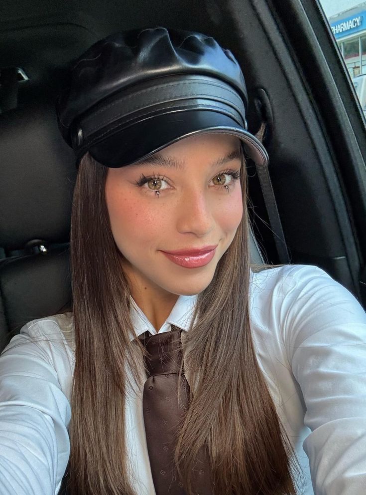 Es increible que ahora le digan FEA a EMILIA JUSTO A ELLAAAA