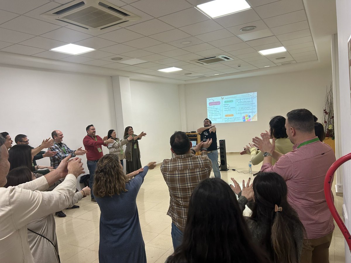 cepmalaga's tweet photo. 🎶 Jornadas Provinciales de Educación Musical

Taller “Cuento contigo” con Enrique Iglesias.
Narración, música y aprendizaje vivencial en el aula.

@cepantequera @cepronda @cepmarbellacoin @cepaxarquia

#JornadasProvincialesDeEducaciónMusical https://t.co/qDKKuOKLrs