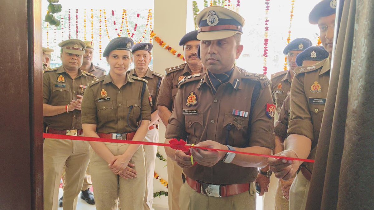 mathurapolice's tweet photo. आज दिनाँक 17.02.2026 को पुलिस उपमहानिरीक्षक, आगरा परिक्षेत्र आगरा द्वारा #SSP_MTA के साथ राँची बांगर स्थित नव निर्मित क्षेत्राधिकारी रिफाइनरी कार्यालय का उद्घाटन किया गया ।
@Uppolice 
@adgzoneagra 
@digrangeagra https://t.co/jTD3BLk0PT