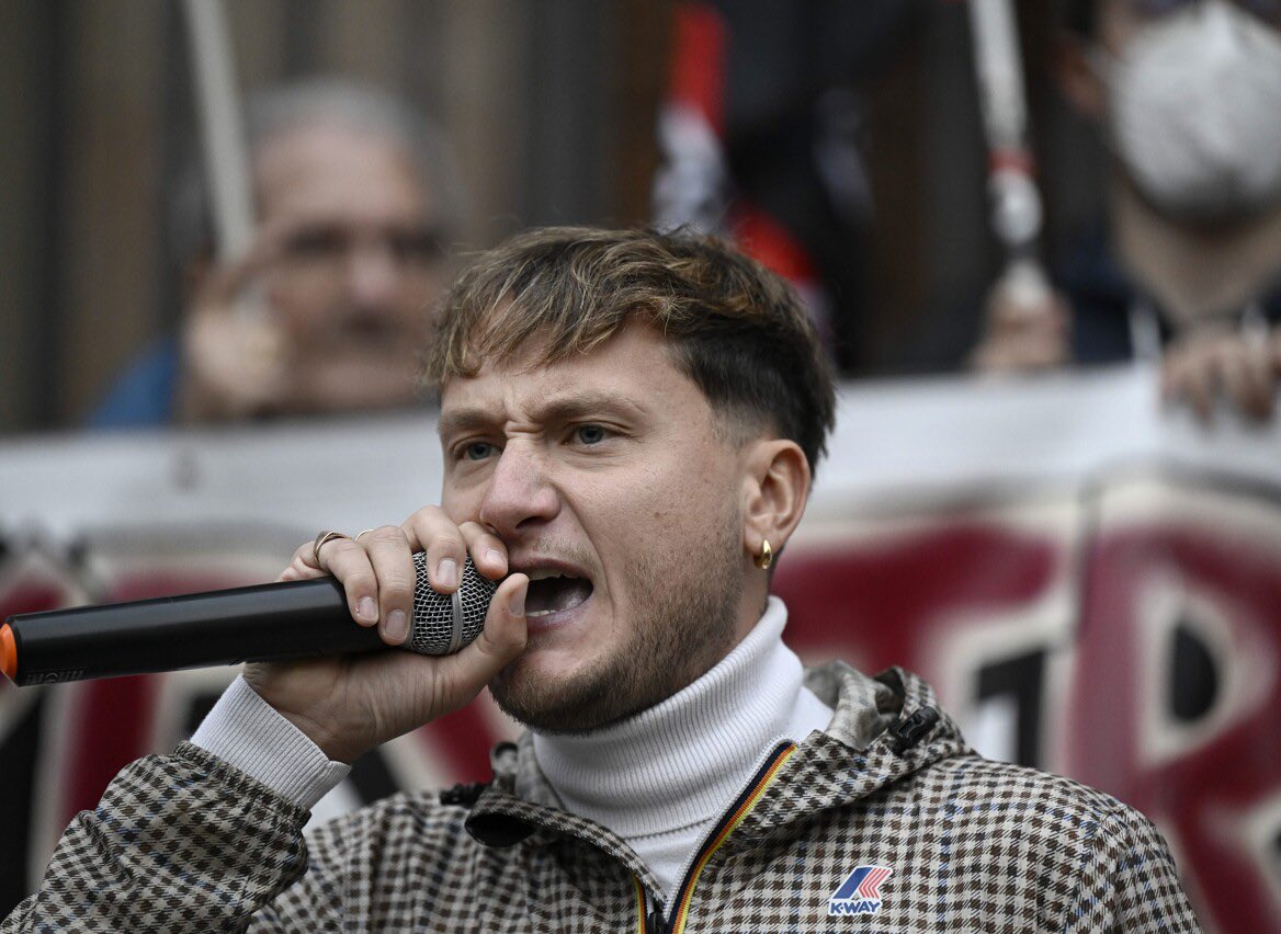 🔴🇫🇷 𝗔𝗟𝗘𝗥𝗧𝗘 𝗜𝗡𝗙𝗢 — « J’ai quitté LFI en novembre parce que Raphaël Arnault utilisait des méthodes d’intimidation avec ses collaborateurs parlementaires », témoigne un ancien Insoumis d’Avignon.

Il affirme : « Il venait aux réunions avec ses gros bras. Ils n’ont pas