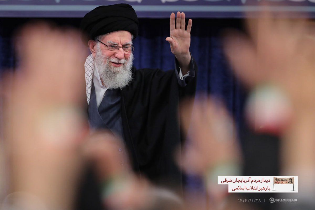 رهبر معظم انقلاب :
دایره جان باختگان و شهدای ما در فتنه دیماه وسیع است.  به غیر از سردسته ها و فتنه گران،همه فرزندان ما هستند.
ما داغدار و عزادار خون های ریخته شده هستیم.
#۲۴۲۷_شهید_ترور