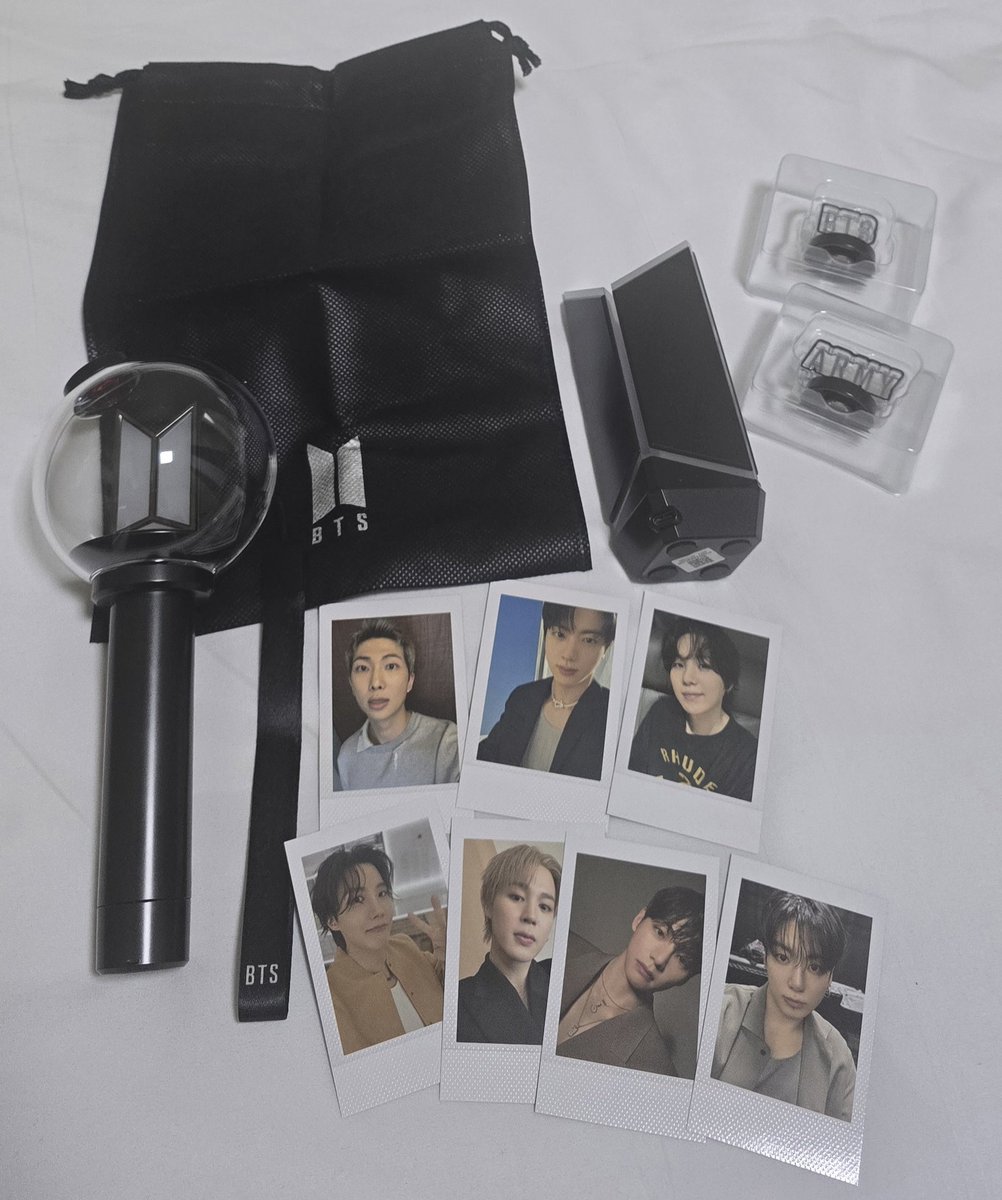 Mega💜- kinda IA. tweet media