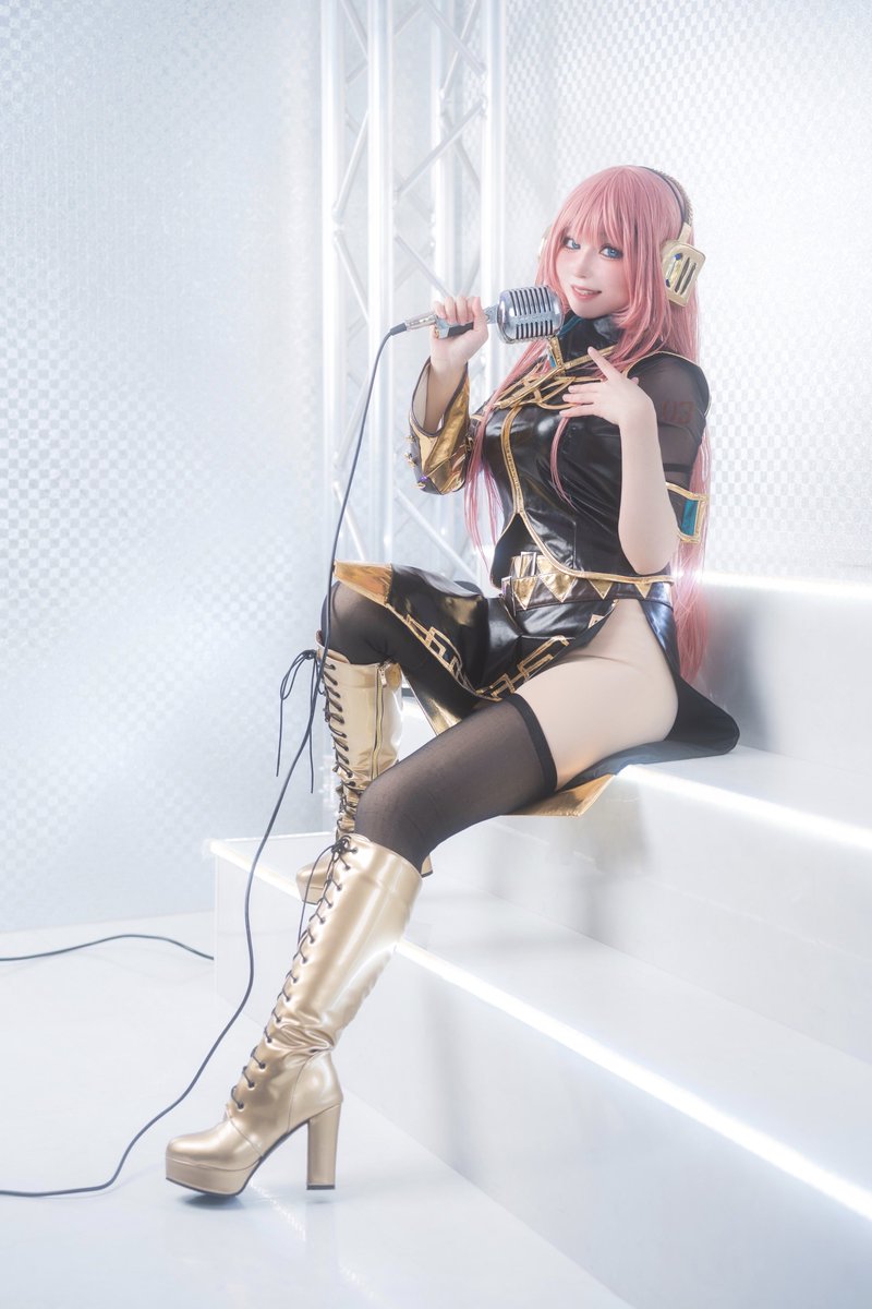 コスプレ Cosplay
ボカロ VOCALOID 巡音ルカ

♬.*ﾟ