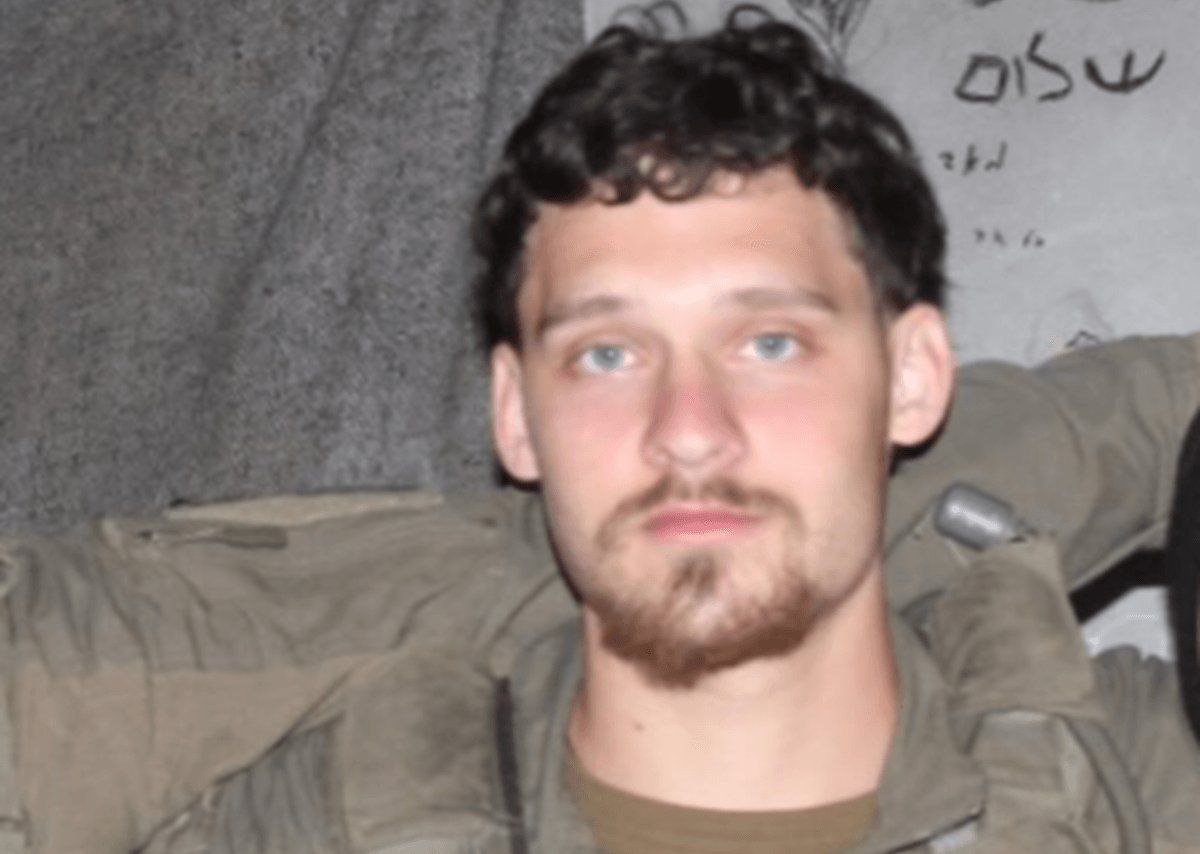 🚨🇨🇱 La Fundación Hind Rajab presentó una denuncia penal en Chile contra el francotirador israelí-ucraniano Rom Kovtun por genocidio, crímenes de lesa humanidad y crímenes de guerra durante el asedio al Hospital Al-Shifa en Gaza.

Chile ahora tiene la obligación legal de actuar.