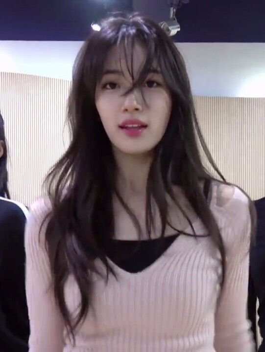 ichaa_sz's tweet photo. No bad picture from Suzy's 'Yes No Maybe ' dance practice 😌
And the famous strawberry milk sweater 🩷😍 https://t.co/X5ZyDBUn1k