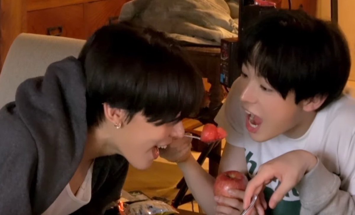 까마귀 그리고 오리 .  . .