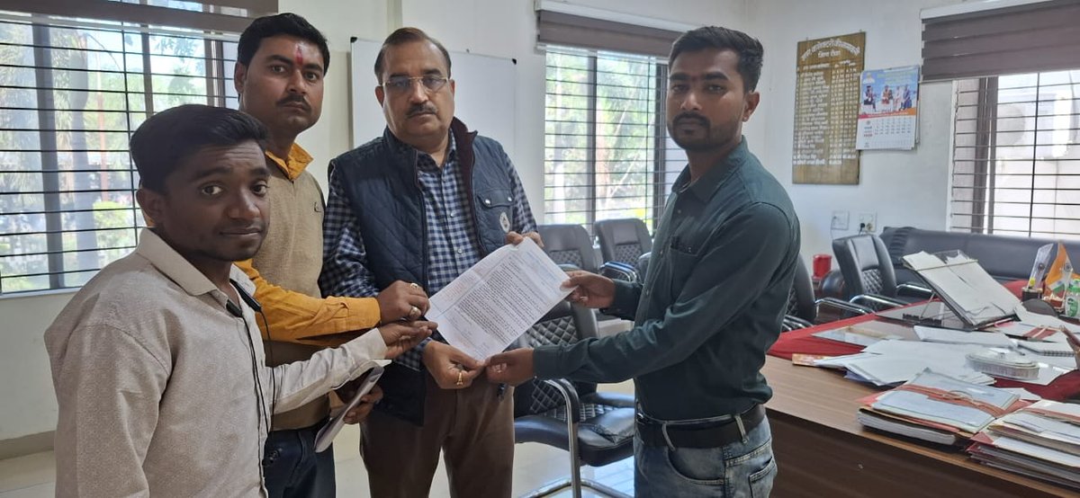 हर जिले में जनसेवा मित्रों ने बहाली की मांग को लेकर आवाज बुलंद की।
ज्ञापन के माध्यम से सरकार को स्पष्ट संदेश दिया —
युवाओं के अधिकारों की अनदेखी अब बर्दाश्त नहीं होगी।

#जनसेवा_मित्रो_को_बहाल_करो