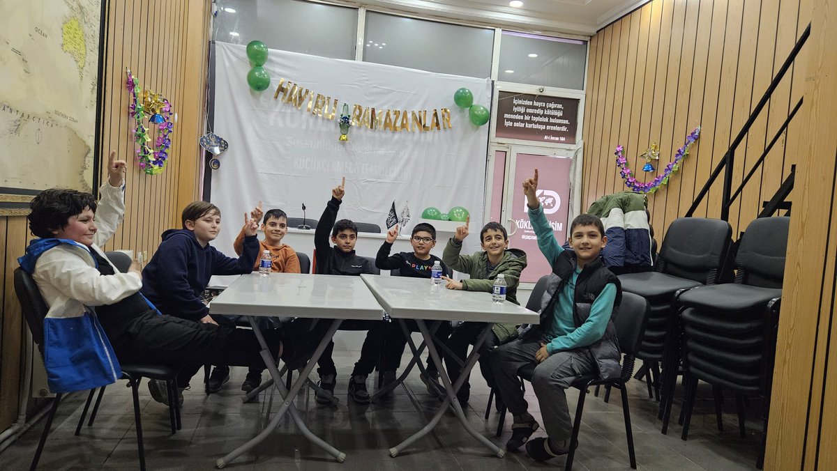 Köklü Değişim Gençlik Kolları Olarak Rahmet Ayına Hazırlık

Rahmet, mağfiret ve bereket ayı olan Ramazan-ı Şerif’i coşku, heyecan ve hamd ile karşıladık. Bu müstesna zaman dilimine kavuşmanın şükrüyle temsilciliğimizi Ramazan ayının ruhuna uygun şekilde süsledik; gönüllerimizi ve