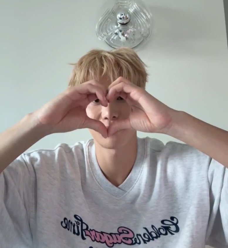 낼쩡우보러갈꼬야.......💚❤️💚❤️