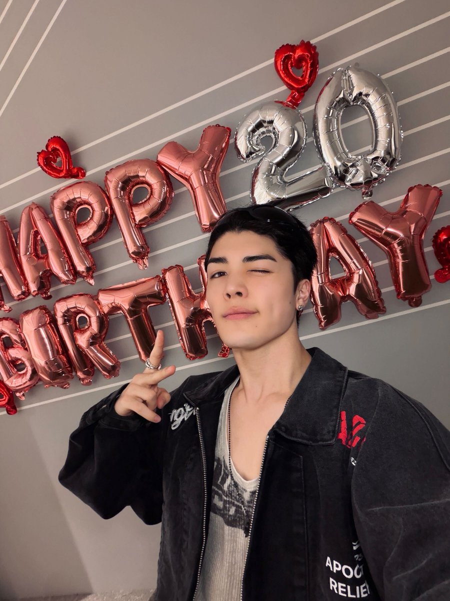 andTEAMluneGBL's tweet photo. 🌐 [WEVERSE] 260217
     #MAKI Post 🐶

"Thank you everyone💕💕💕"

#andTEAM_MAKI #앤팀 
@andTEAM_members https://t.co/G8Zyuopkqj